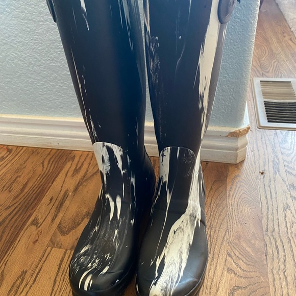 Hunter special edition tall boots. Size 7. Like new condition. - Picture 5 of 5